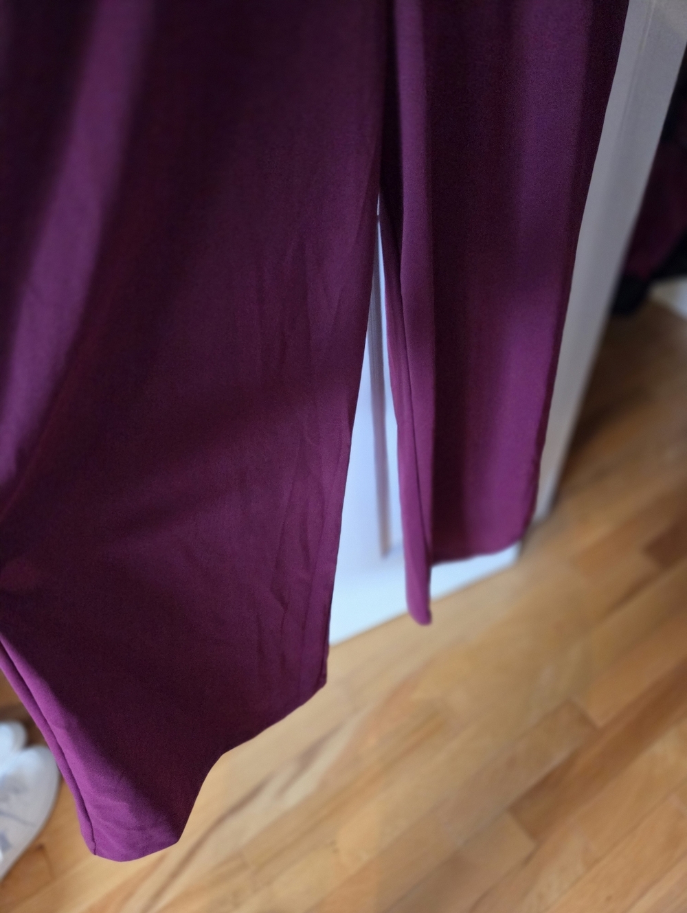 HALARA Sleeveless V-Neck Wide-Leg Ruched Pocket Jumpsuit Zinfandel Burgundy Easy - Picture 9 of 16